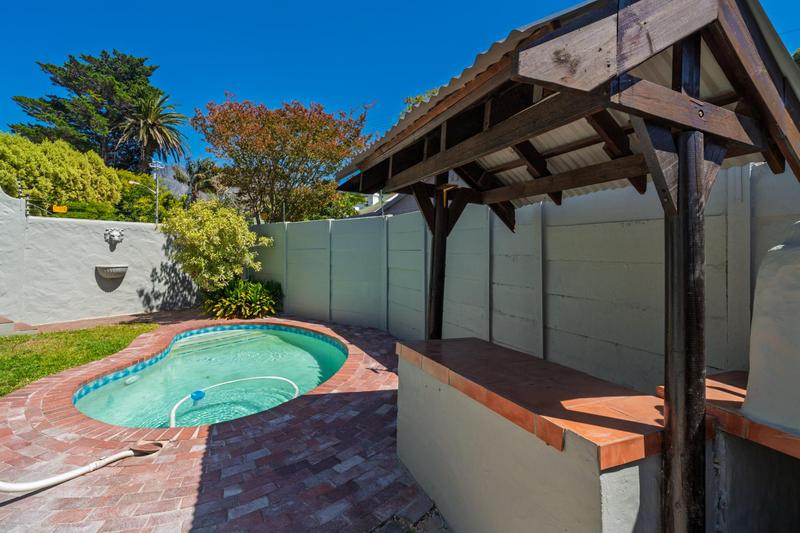 2 Bedroom Property for Sale in Kenilworth Western Cape